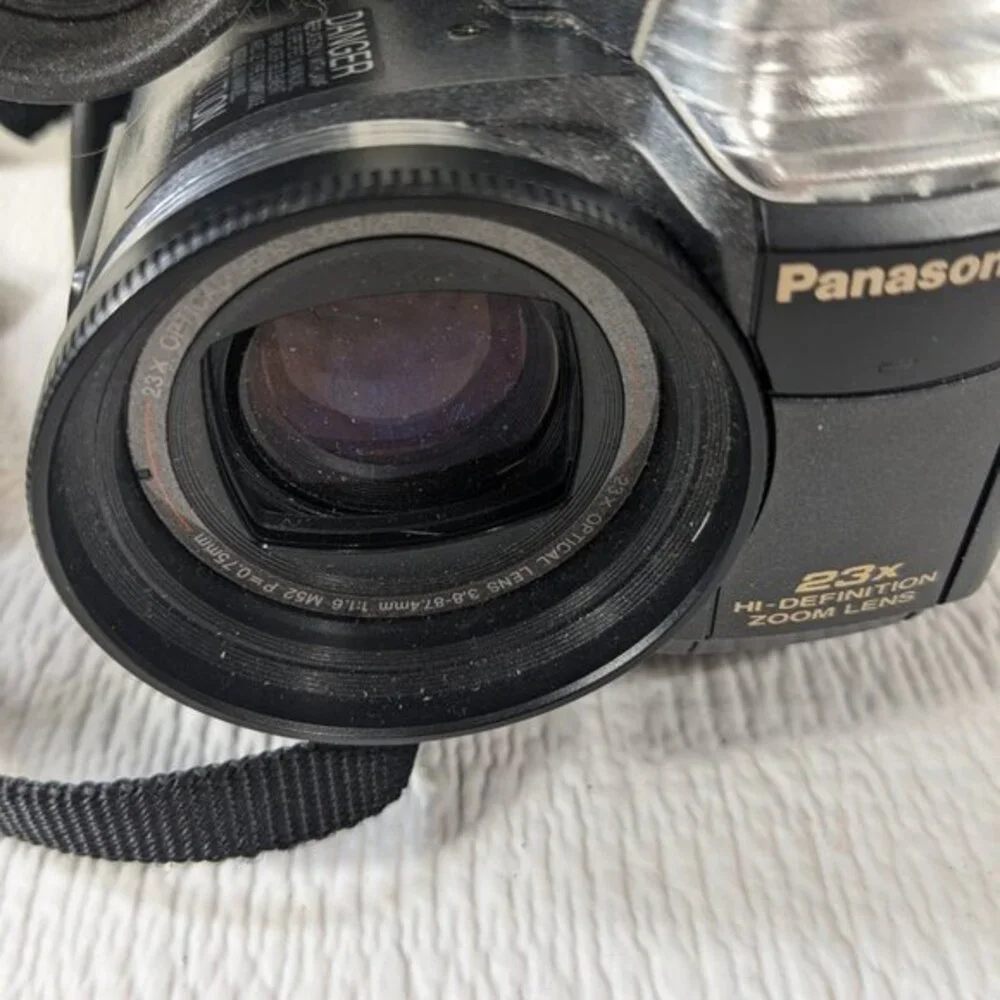 Panasonic PV-L578 Palmcorder Camcorder‎ PV-L578D Palmsight FOR PARTS REPAIR